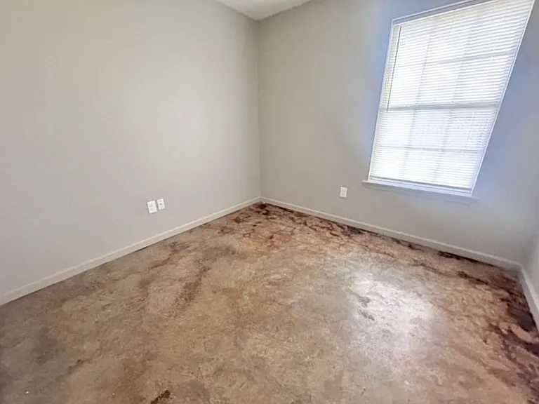 1326 W Huntington Ave #B — Photo 16