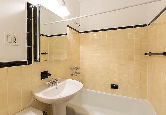 5th image of 156 8th Ave APT 2R