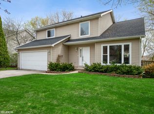 963 Pine Grove Ave, Gurnee, IL 60031