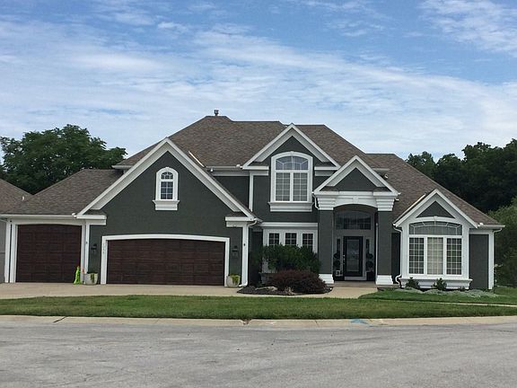 4th image of 1048 NE Serenity Cir