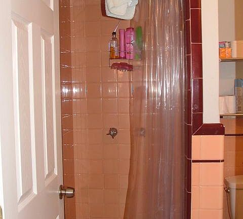 3rd image of 4800 Larchwood Ave #2F