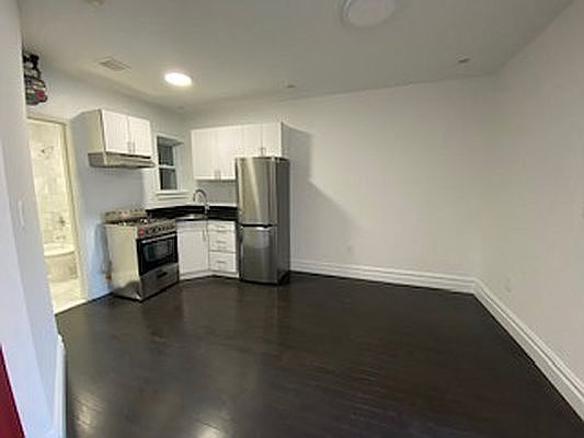 3rd image of 1864 Lexington Ave APT 3N
