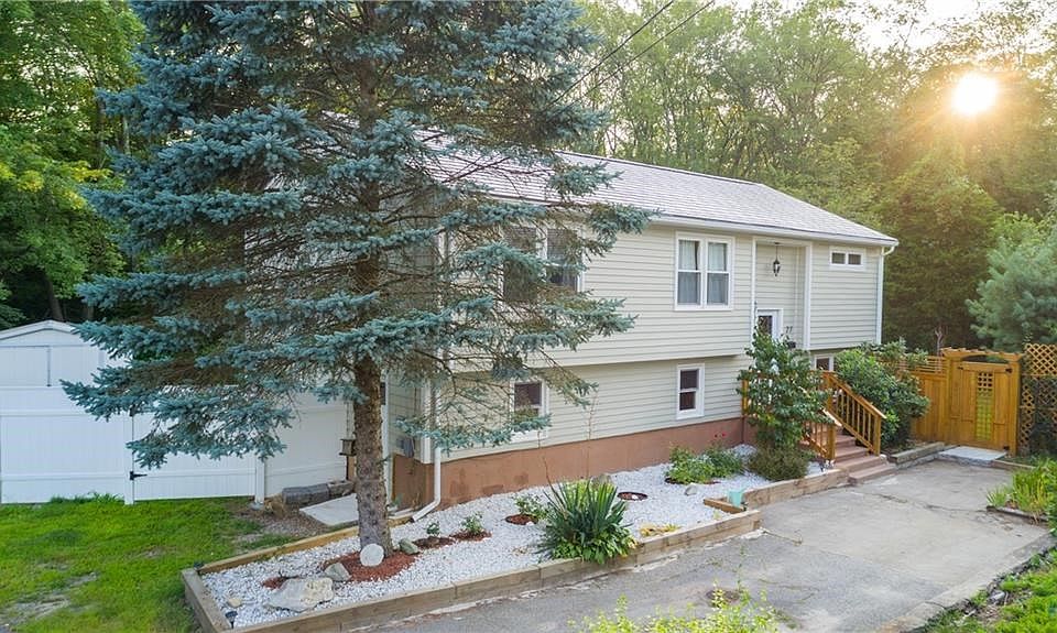 1st image of 27 Diana Ave
