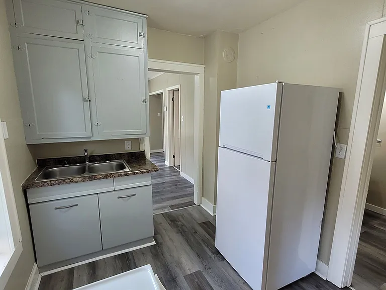 403 W Walker St — Photo 8