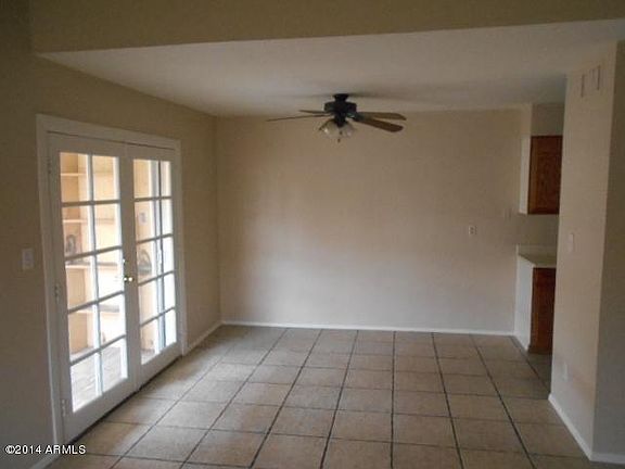 3rd image of 2221 W Farmdale Ave Unit 8
