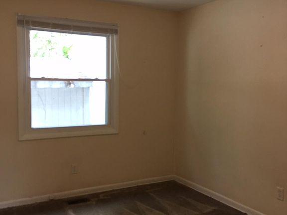 4th image of 1240 Moore St