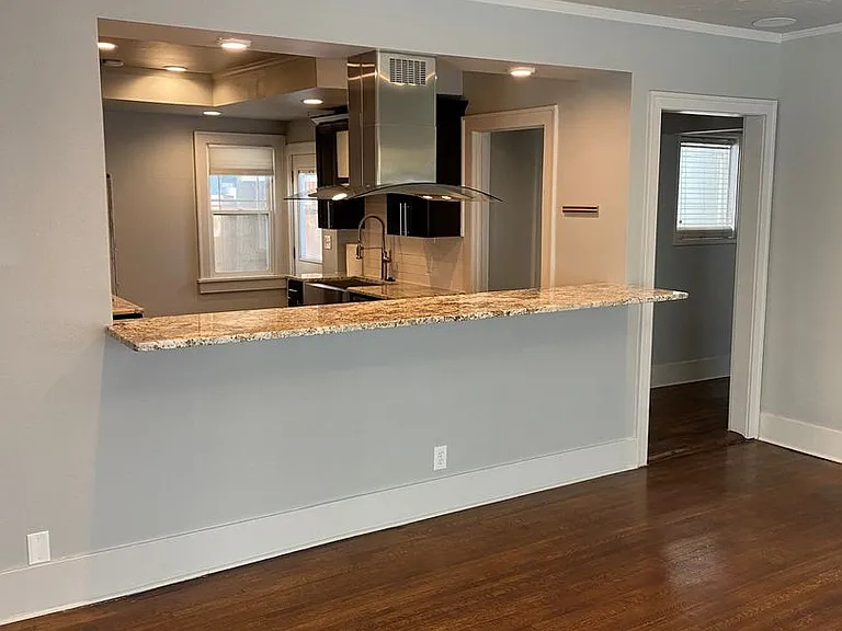 1515 S Carson Ave — Photo 16