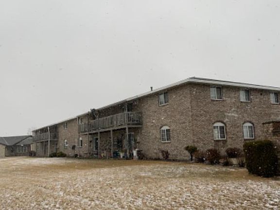 2nd image of 1296 Crown Ct