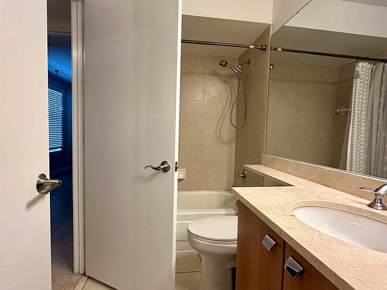 1050 Crystal Way #H — Photo 21