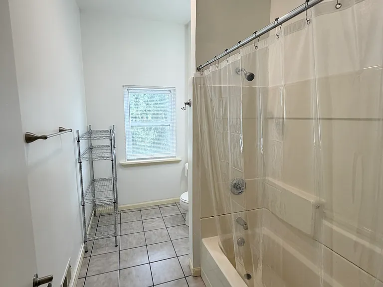 1412 Main St #2 — Photo 23