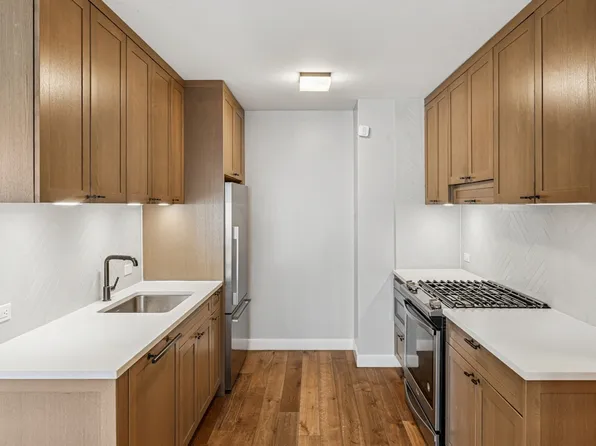 560 West 43rd Street image 13 of 20