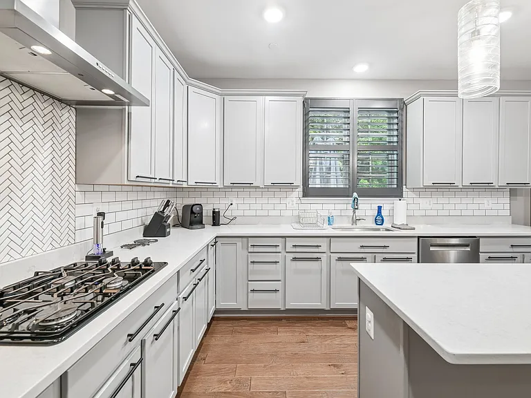 10400 Del Ray Ct — Photo 18