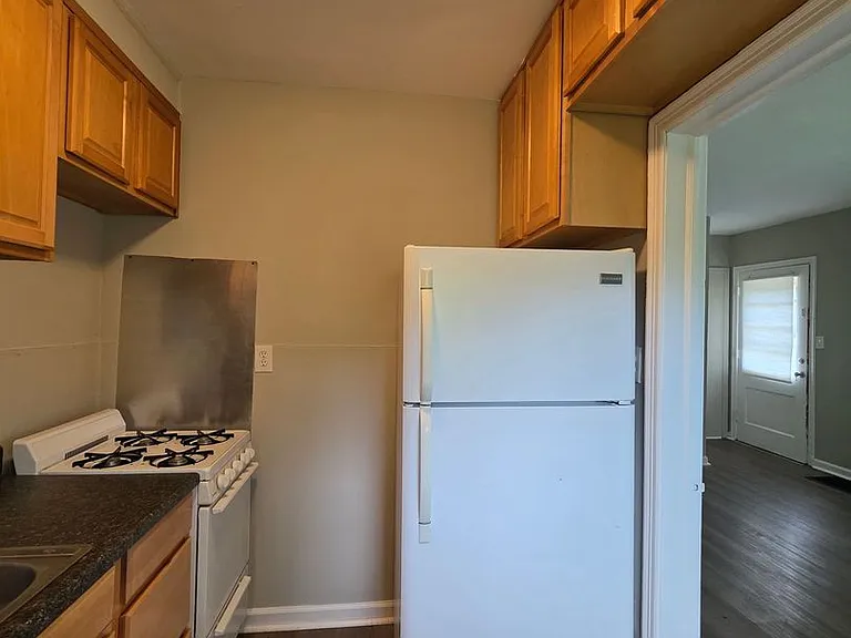 3418 NE Winn Rd — Photo 4