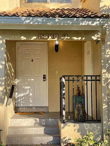 2 bed, 1319 sqft, $2,575 — Photo 3