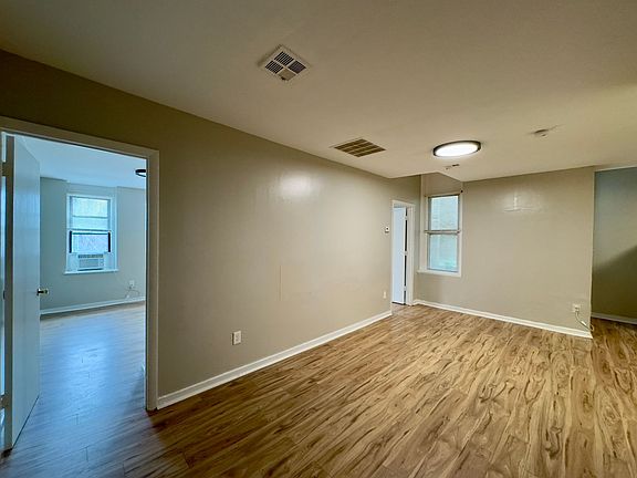 4th image of 1503 Eutaw Pl APT 2B