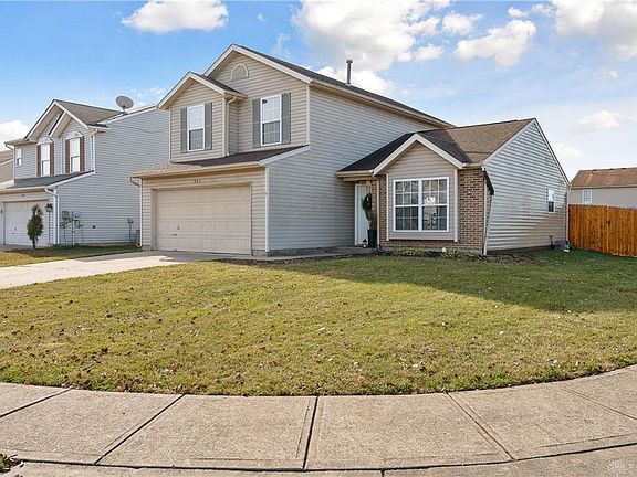 3rd image of 935 Foxcroft Pl