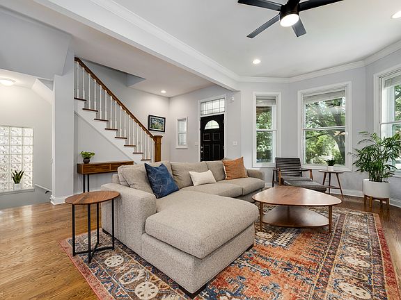2nd image of 2722 N Sacramento Ave