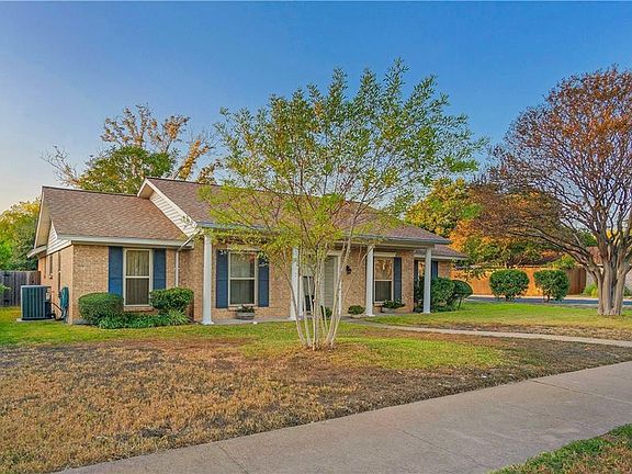2nd image of 10008 Parkfield Dr