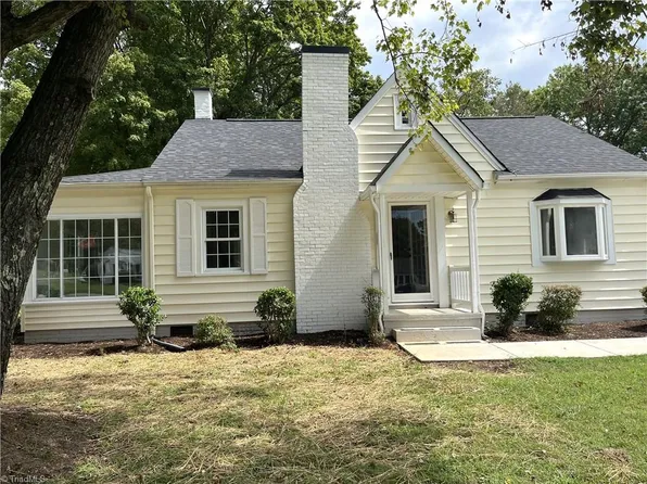 3747 Konnoak Dr, Winston Salem, NC 27127
