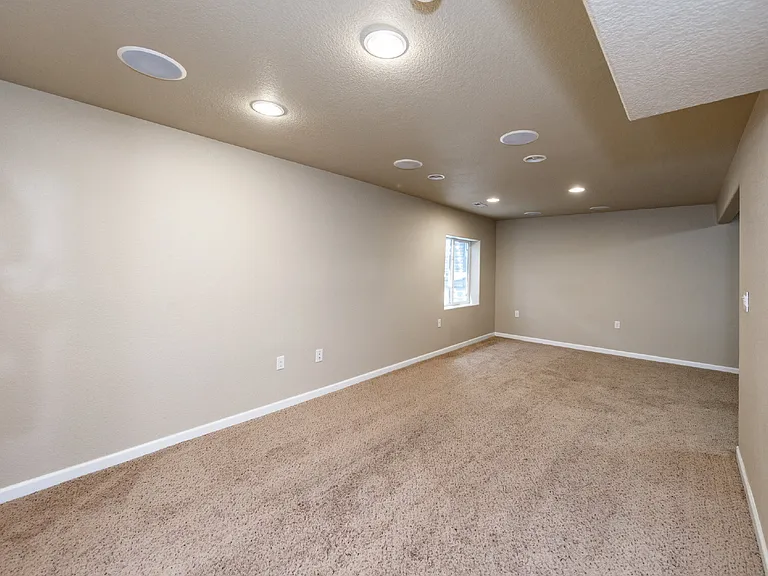 6104 Hayfield Pl — Photo 38