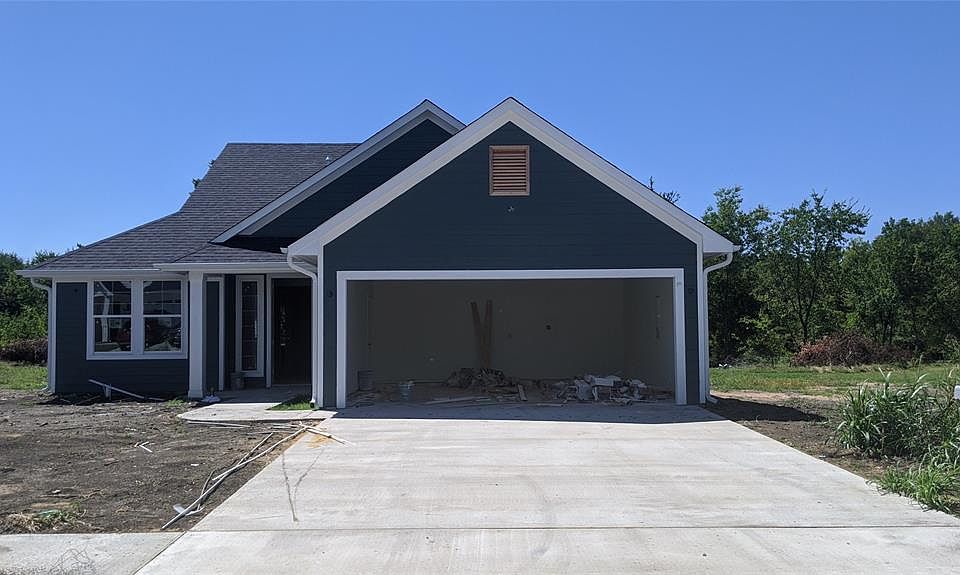 1st image of 408 Carneros Dr