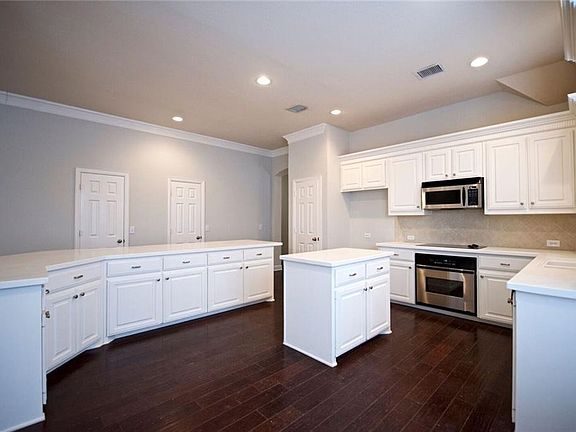 5th image of 11049 Southwyck Dr