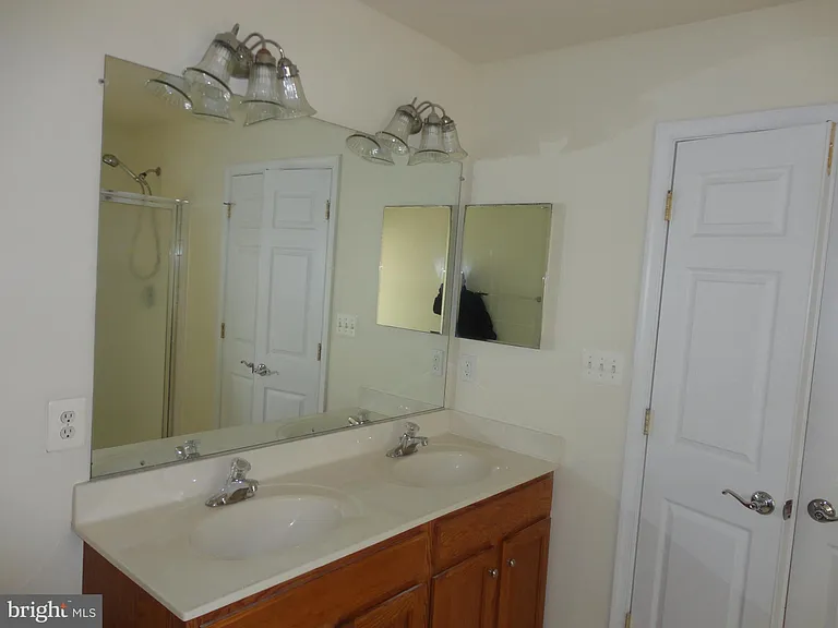 24656 Kings Canyon Sq — Photo 12