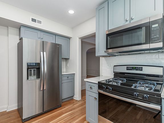 3rd image of 7570 Oxford Dr #1