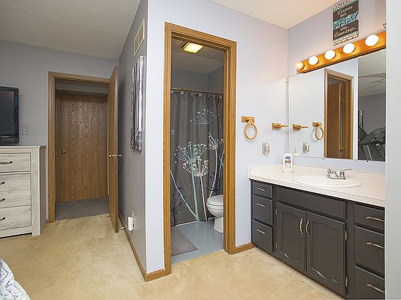 4th image of 53664 Stanford Dr