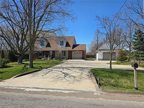 2nd image of 3076 Grassie Rd