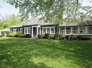 828 E Ellsworth Ln, Bayside, WI 53217