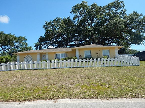 3rd image of 961 Knollwood Dr