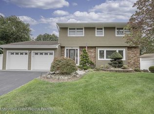 14 Creamer Dr, Sayreville, NJ 08872