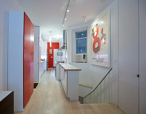 Sold by SKNY | media 2