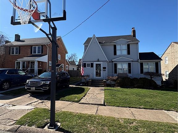 4th image of 3721 Collins Way