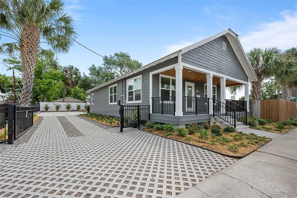 3 bed, 2.0 bath, 1316 sqft, $4,500 — Photo 3