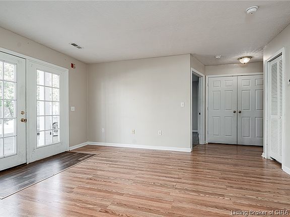 5th image of 107 Colonial Club Drive
