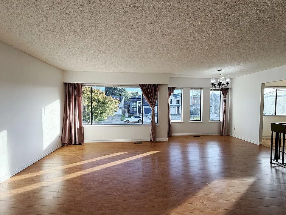 48XX Princeton Ave