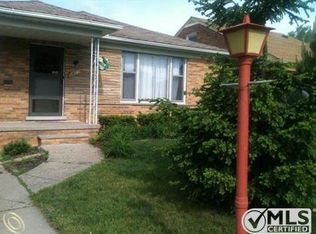 8173 Dale St, Dearborn Heights, MI
