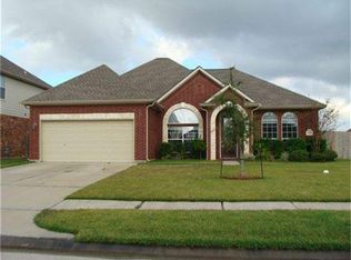 109 Sandstone Bend Ln, Dickinson, TX 77539