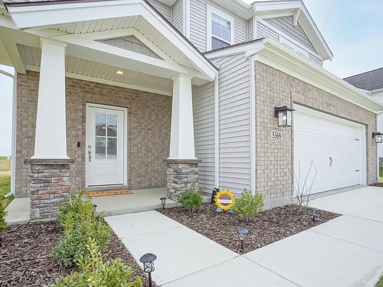 5369 Bloomsbury Ct — Photo 3