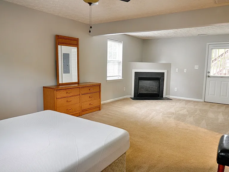 2807 Bombay Dr — Photo 5