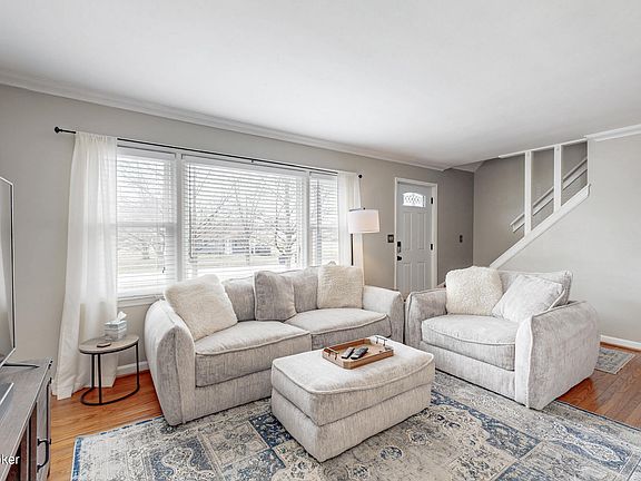2nd image of 3015 Betty Ln