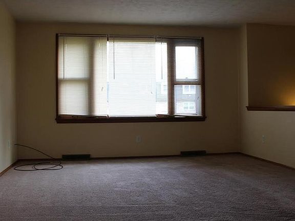 4th image of 1890 Oles Ave