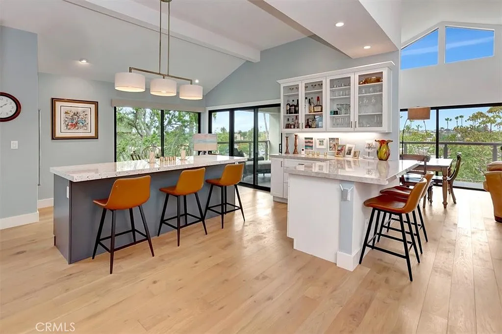 2 bed, 2.5 bath, 2374 sqft, $10,500 — Photo 1