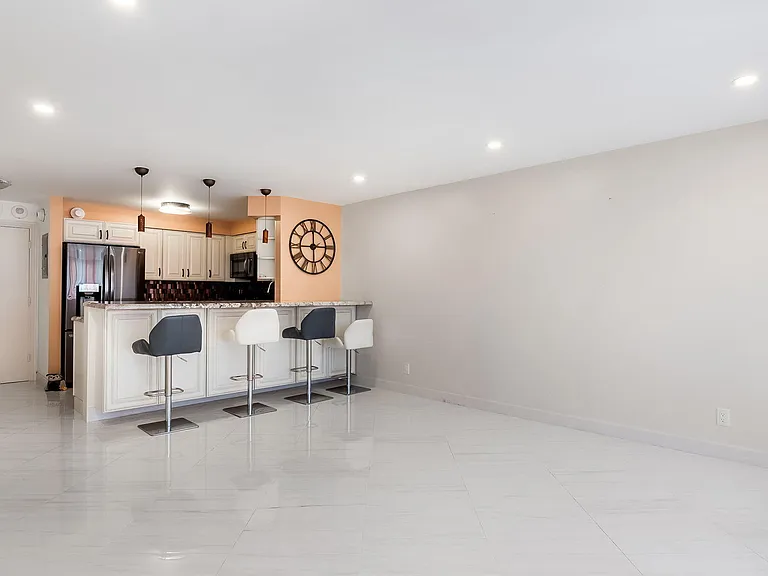 133 N Pompano Beach Blvd #204 — Photo 9