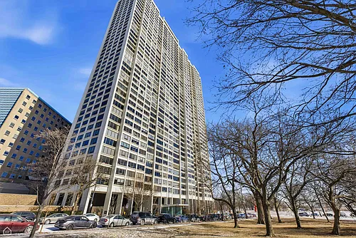 2800 N Lake Shore Dr Photo 1