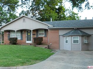 4909 SE Macklyn Pl, Bartlesville, OK 74006