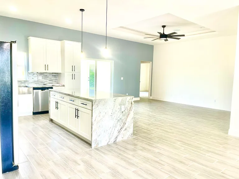 1260 Larkspur St SE — Photo 6