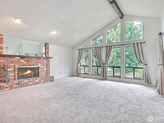 5th image of 3607 25th Street SE